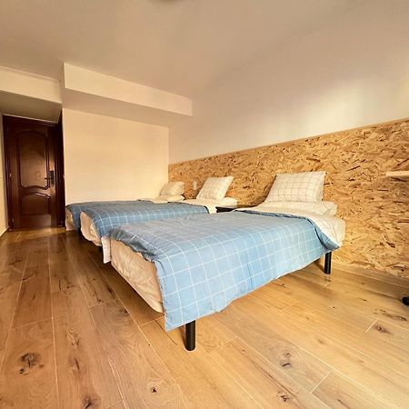 Fudodo舒适3 Beds Hotel โอสปิตาเล็ต เดอ โยเบรกัต ภายนอก รูปภาพ