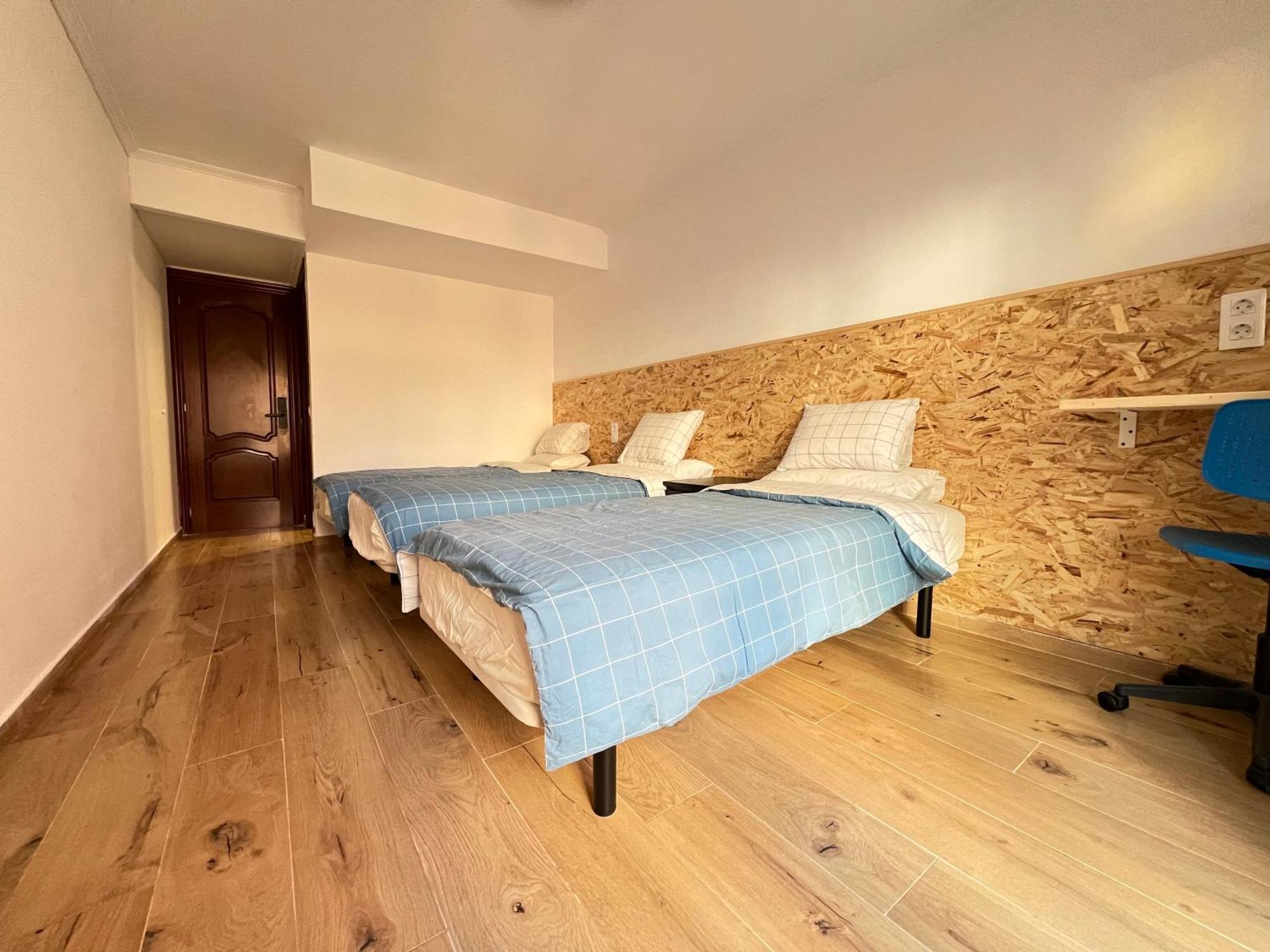 Fudodo舒适3 Beds Hotel โอสปิตาเล็ต เดอ โยเบรกัต ภายนอก รูปภาพ