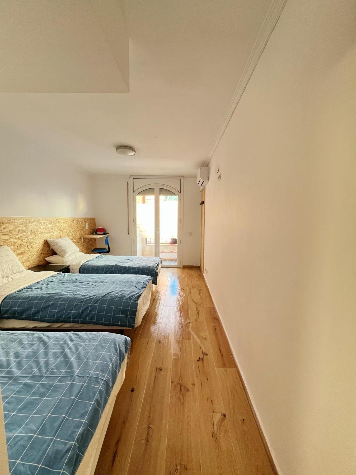 Fudodo舒适3 Beds Hotel โอสปิตาเล็ต เดอ โยเบรกัต ภายนอก รูปภาพ